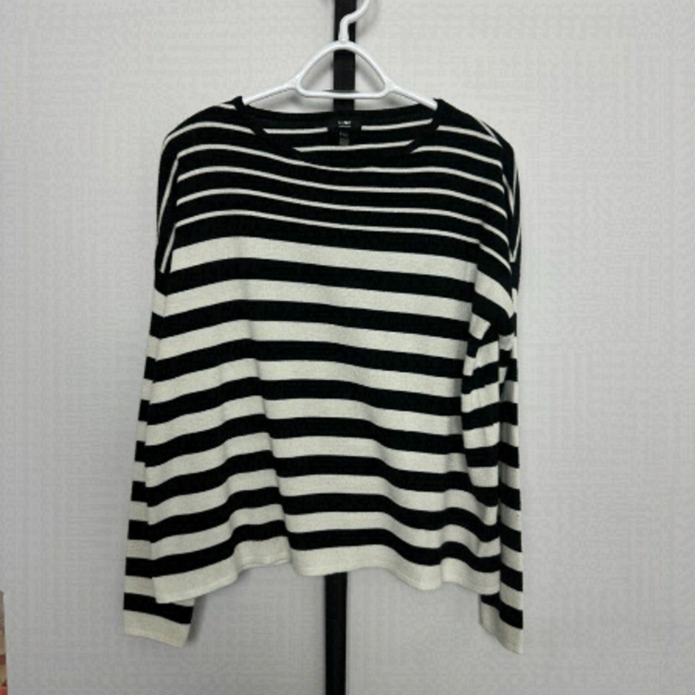 𝅺EUC Line Sweater. Size S, Boxed Fit